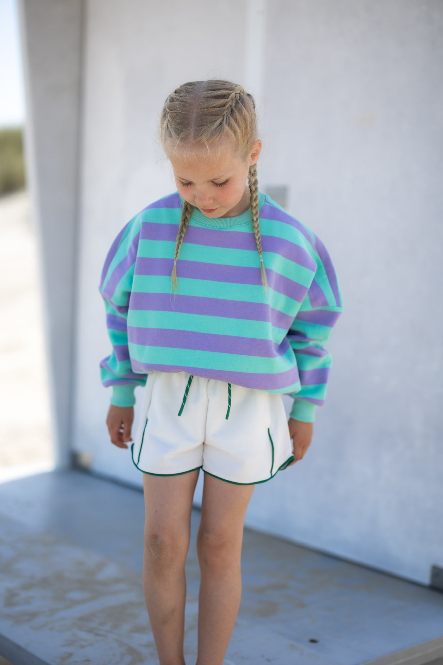 sweater-stripesea8_ce51ef11-42bb-4ffc-a954-b9972931d27e.jpg