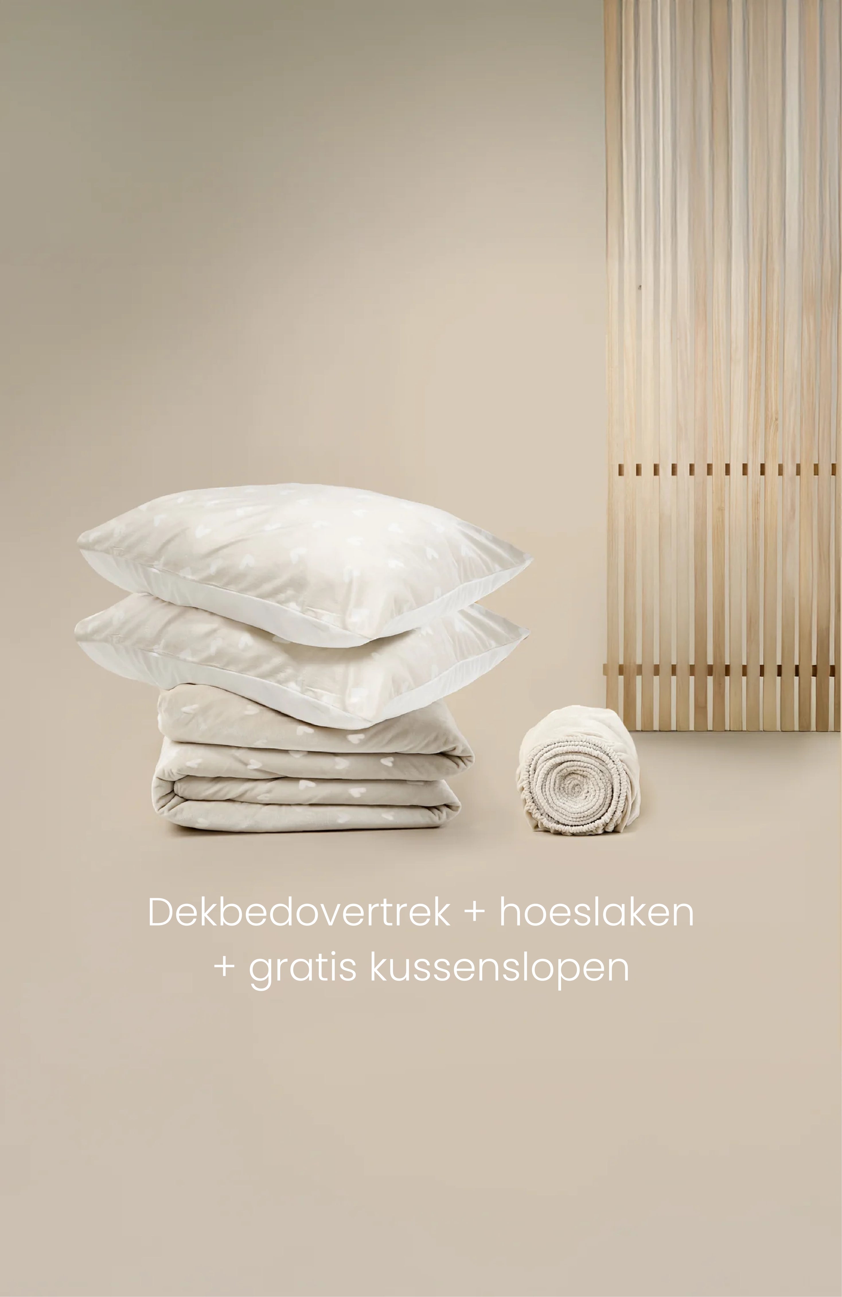 VOORDEELBUNDEL | Dekbedovertrekset Love on Top en hoeslaken Natural Dune | SJUMO x Poespas