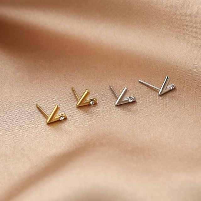 Ear studs V diamond | Goud | SUUS Handmade jewellery