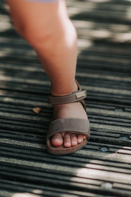 Sandaal met kurkzool taupe | Shoesme